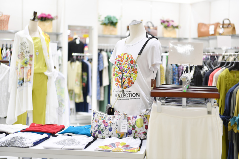 店内（商品棚）