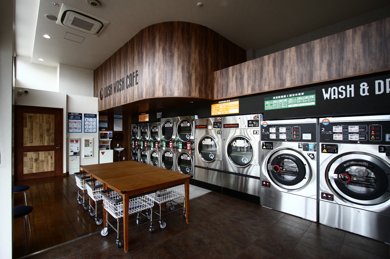 コインランドリー店内